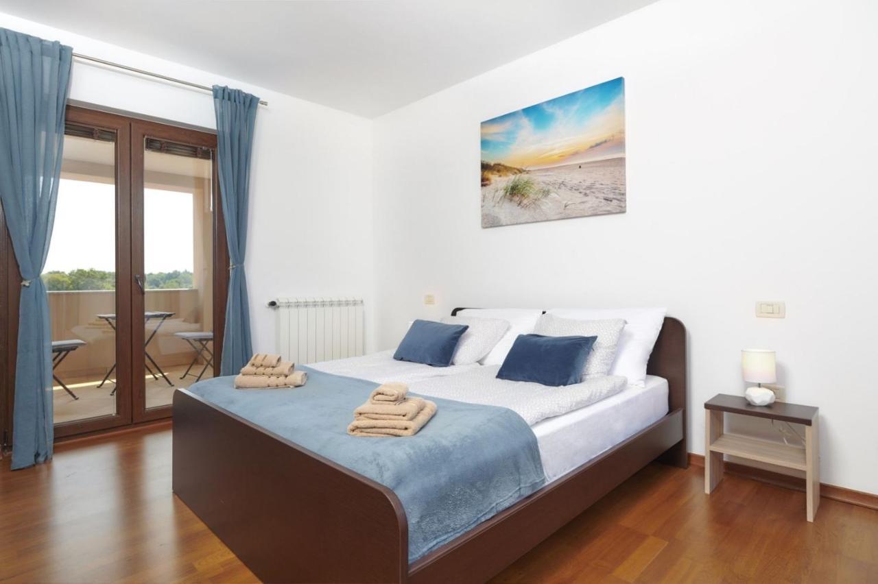 Villa Bartona For 8 Persons With Private Swimmingpool Pula Exterior photo